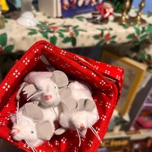 Plush White Mouse Toys in Red Basket finger puppet